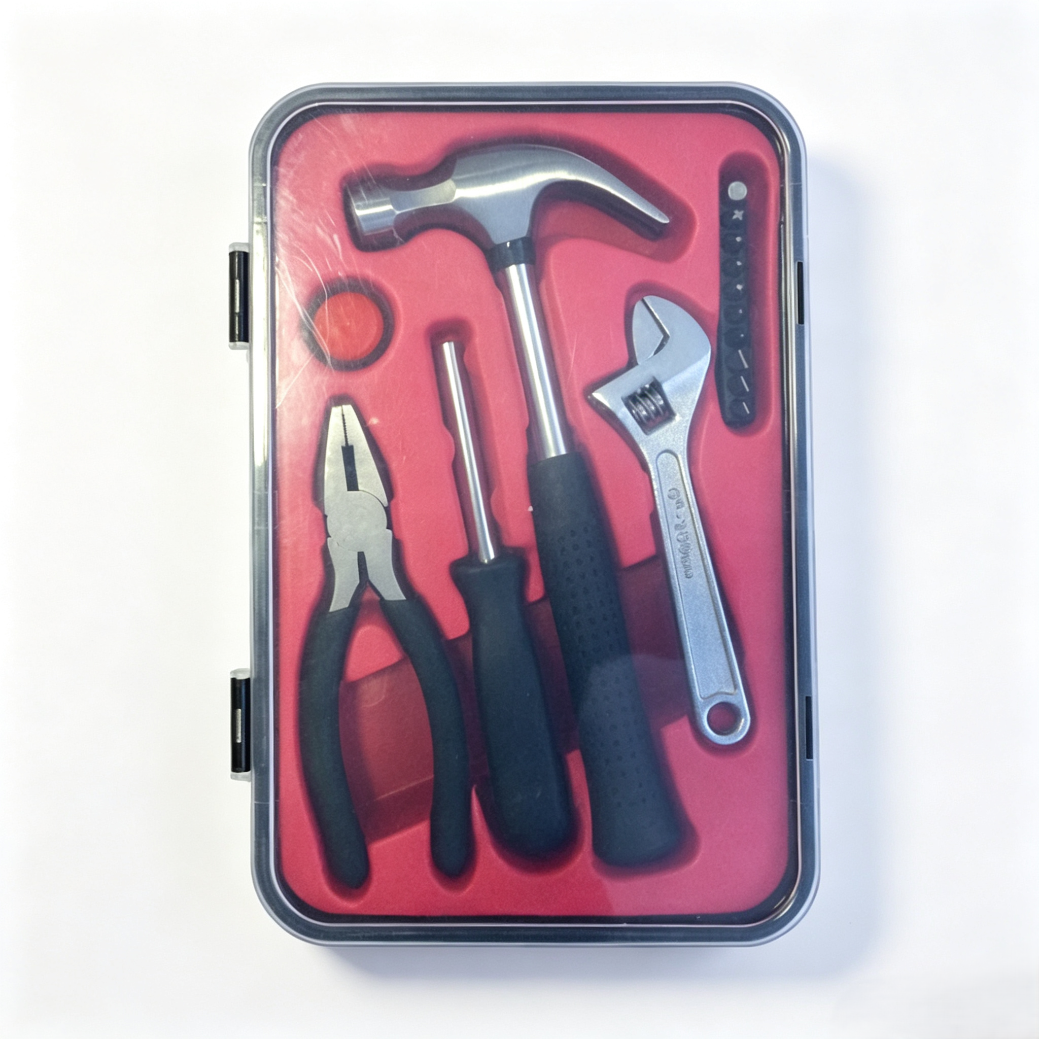 Basic household tool set Conjunto básico de ferramentas domésticas